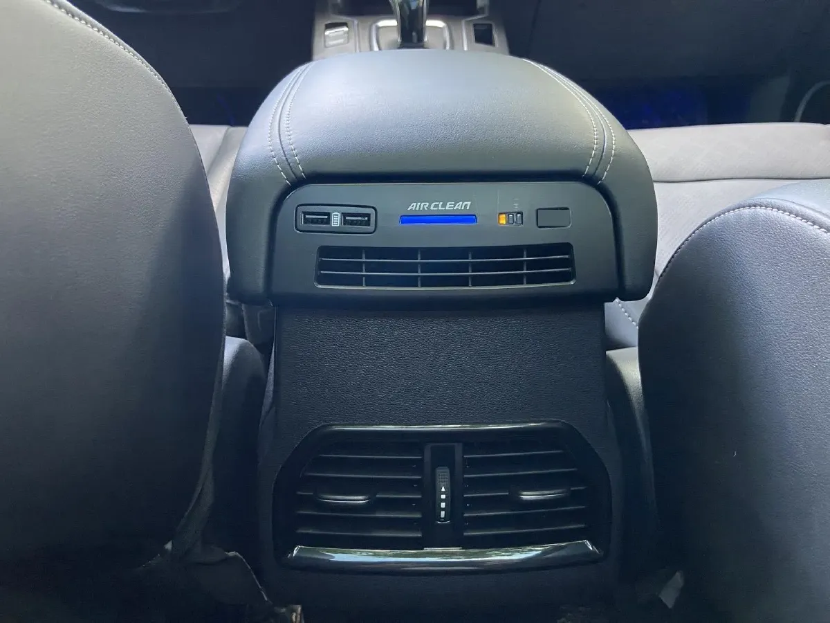 2021 WEY VV6 2.0T 227HP L4 7DCT,autocango,china used car exporter,china ev exporter,chinese used car exporter,chinese used ev exporter