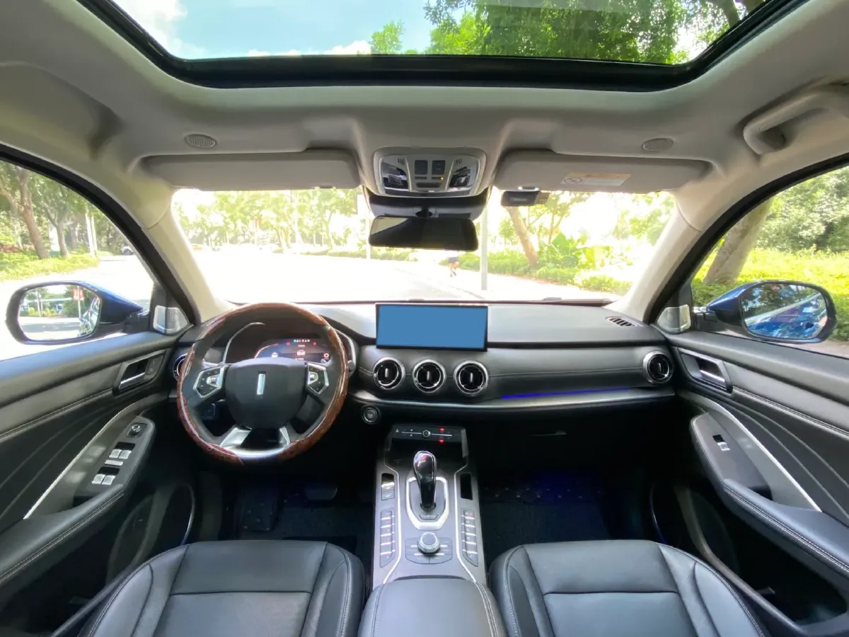 2021 WEY VV6 2.0T 227HP L4 7DCT,autocango,china used car exporter,china ev exporter,chinese used car exporter,chinese used ev exporter