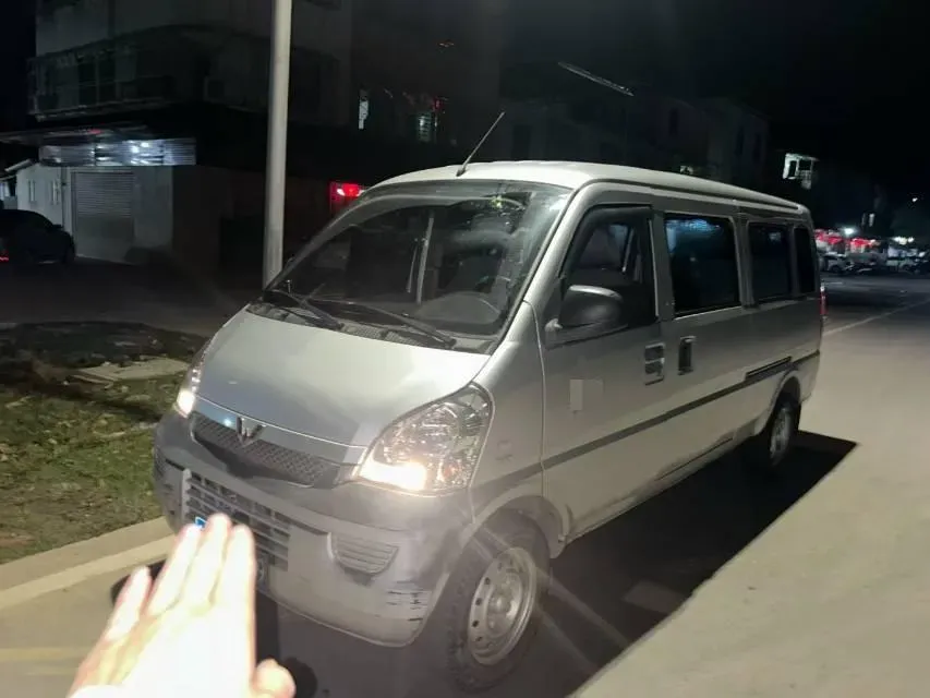 2020 WuLing RongGuang 1.5L 99HP L4 5MT,autocango,china used car exporter,china ev exporter,chinese used car exporter,chinese used ev exporter