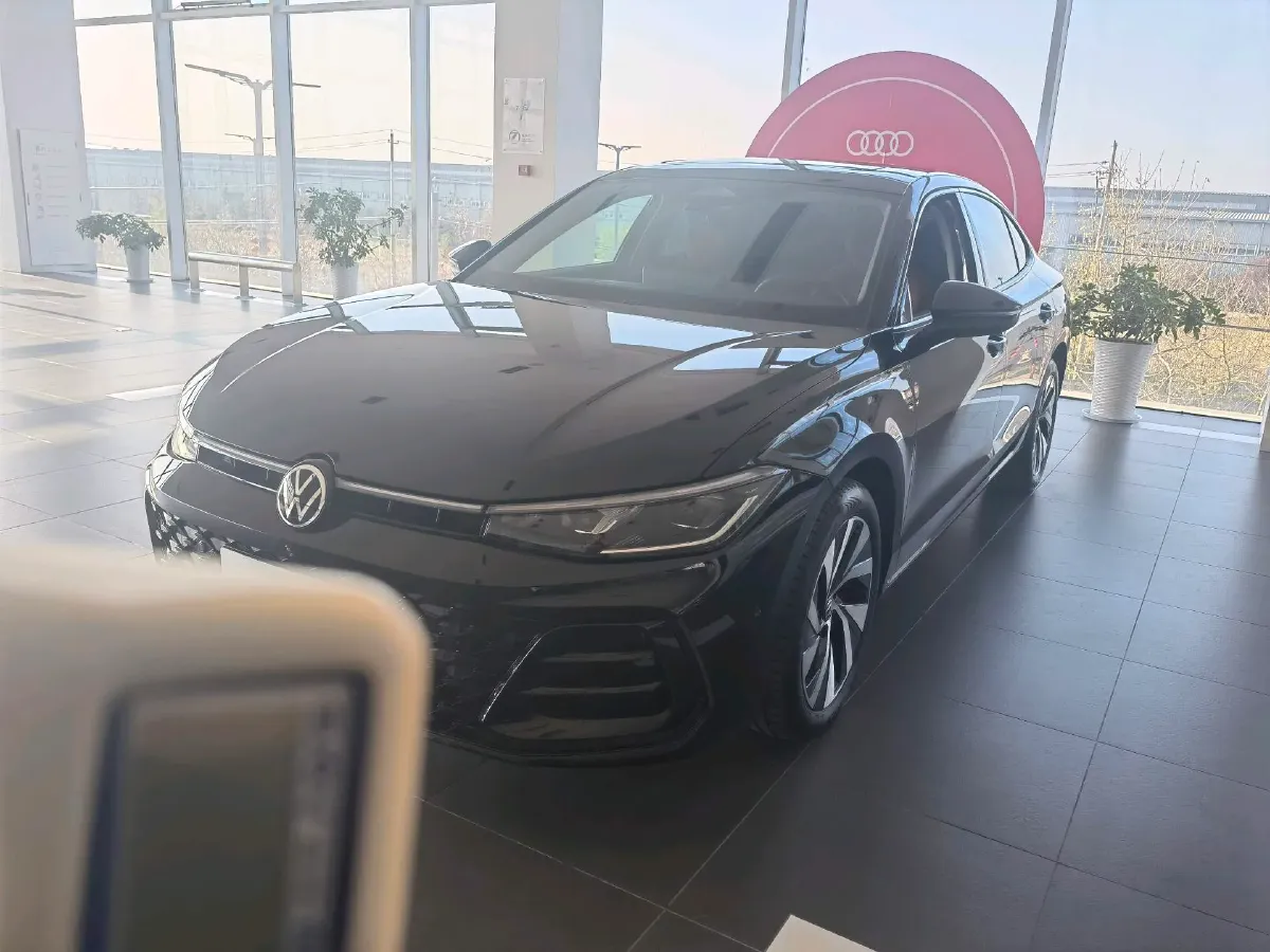 2025 Volkswagen Passat 2.0T 220HP L4 7DCT,autocango,china used car exporter,china ev exporter,chinese used car exporter,chinese used ev exporter