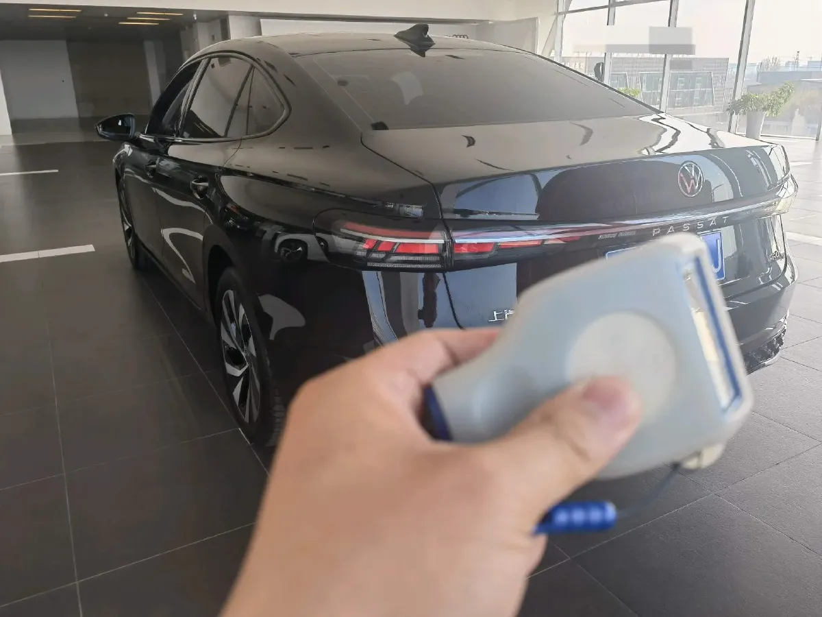 2025 Volkswagen Passat 2.0T 220HP L4 7DCT,autocango,china used car exporter,china ev exporter,chinese used car exporter,chinese used ev exporter