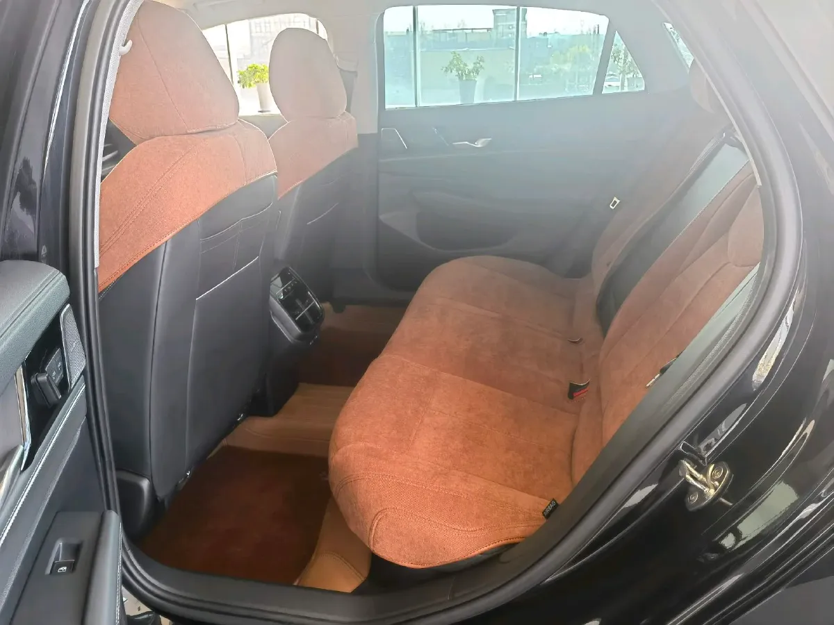 2025 Volkswagen Passat 2.0T 220HP L4 7DCT,autocango,china used car exporter,china ev exporter,chinese used car exporter,chinese used ev exporter