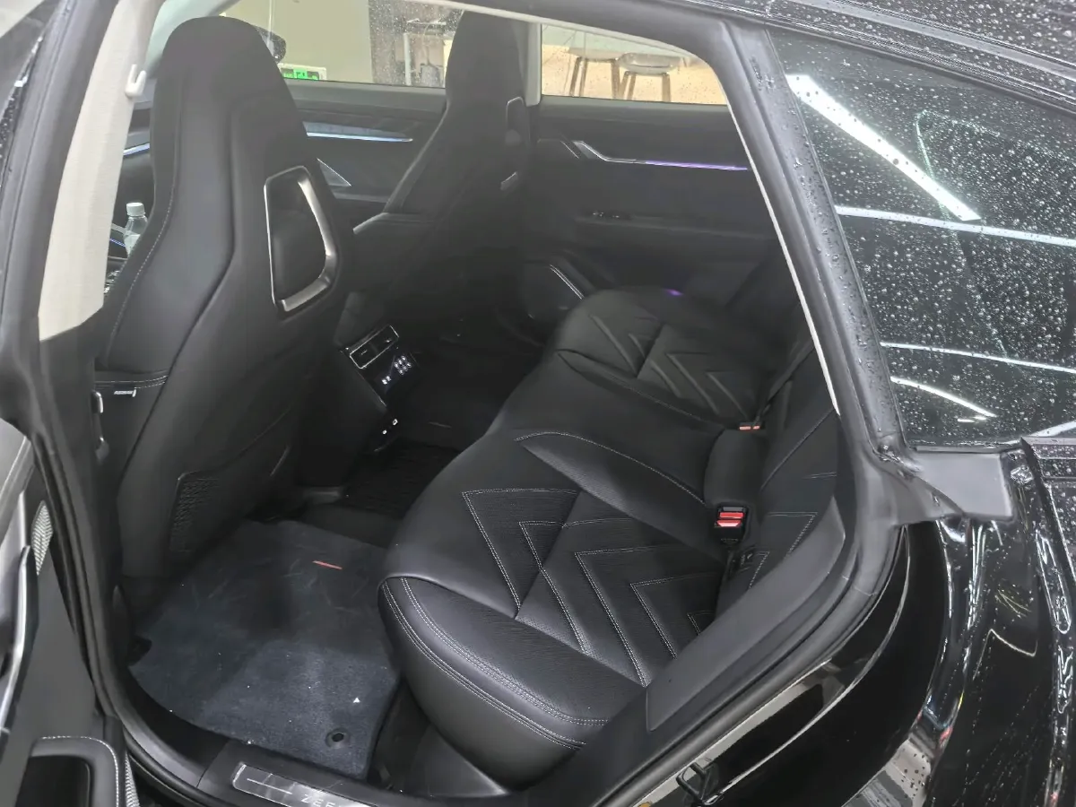 2023 Zeekr 001 BEV 100KWH,autocango,china used car exporter,china ev exporter,chinese used car exporter,chinese used ev exporter