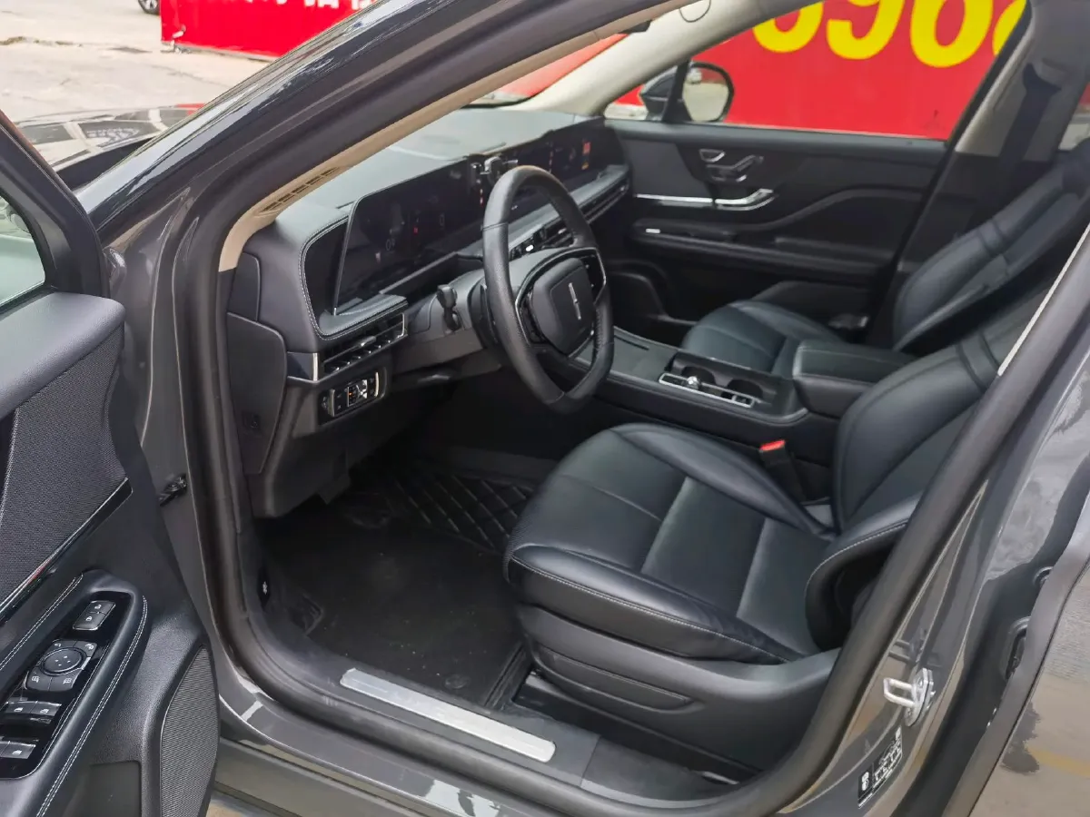 2023 Lincoln Corsair 2.0T 261HP L4 8AT,autocango,china used car exporter,china ev exporter,chinese used car exporter,chinese used ev exporter