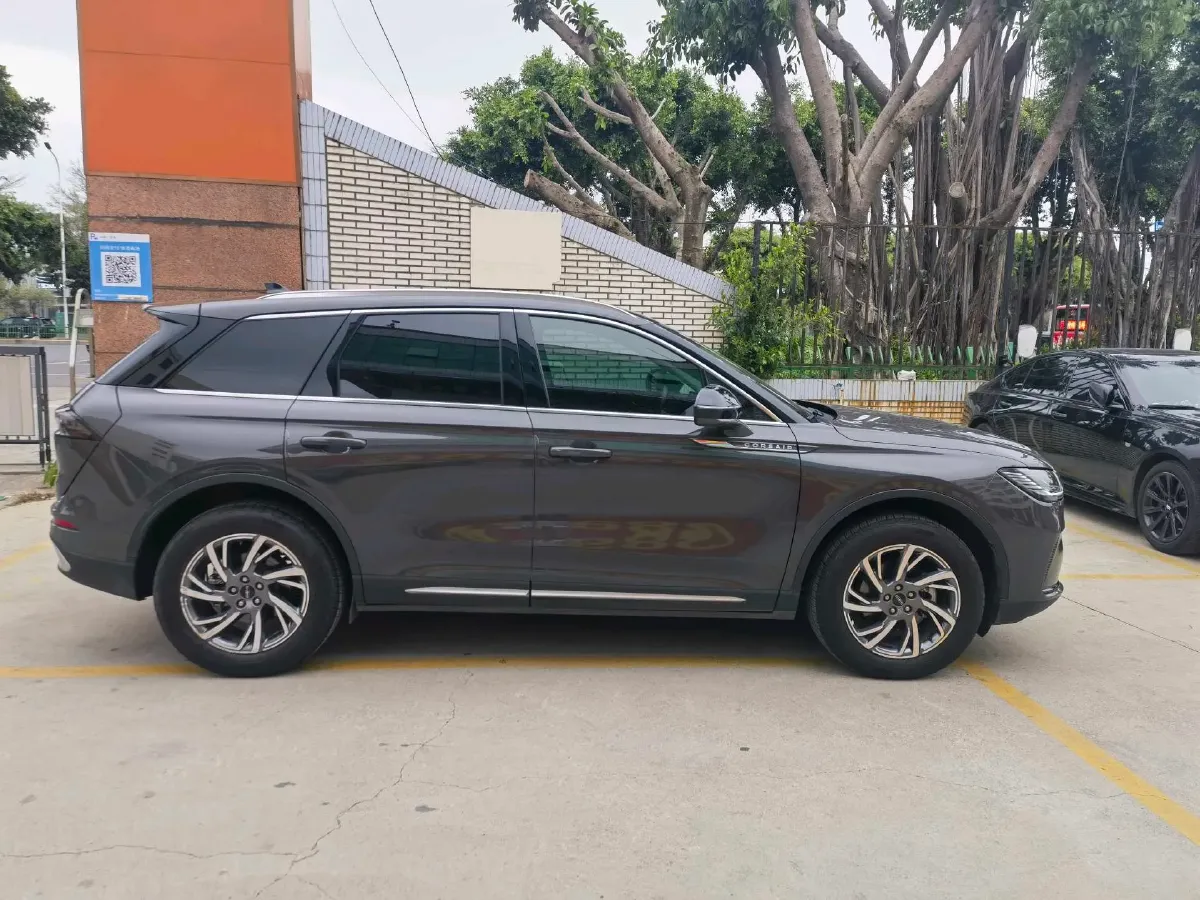 2023 Lincoln Corsair 2.0T 261HP L4 8AT,autocango,china used car exporter,china ev exporter,chinese used car exporter,chinese used ev exporter