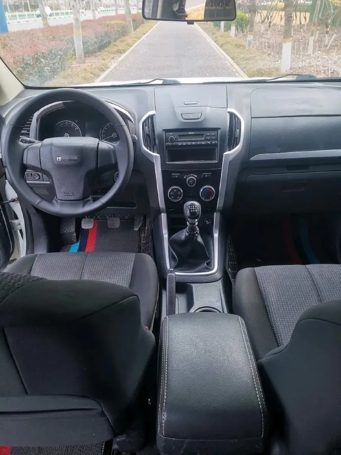 2018 Isuzu RE-MAX Jim 2.5T 129HP L4 6MT,autocango,china used car exporter,china ev exporter,chinese used car exporter,chinese used ev exporter