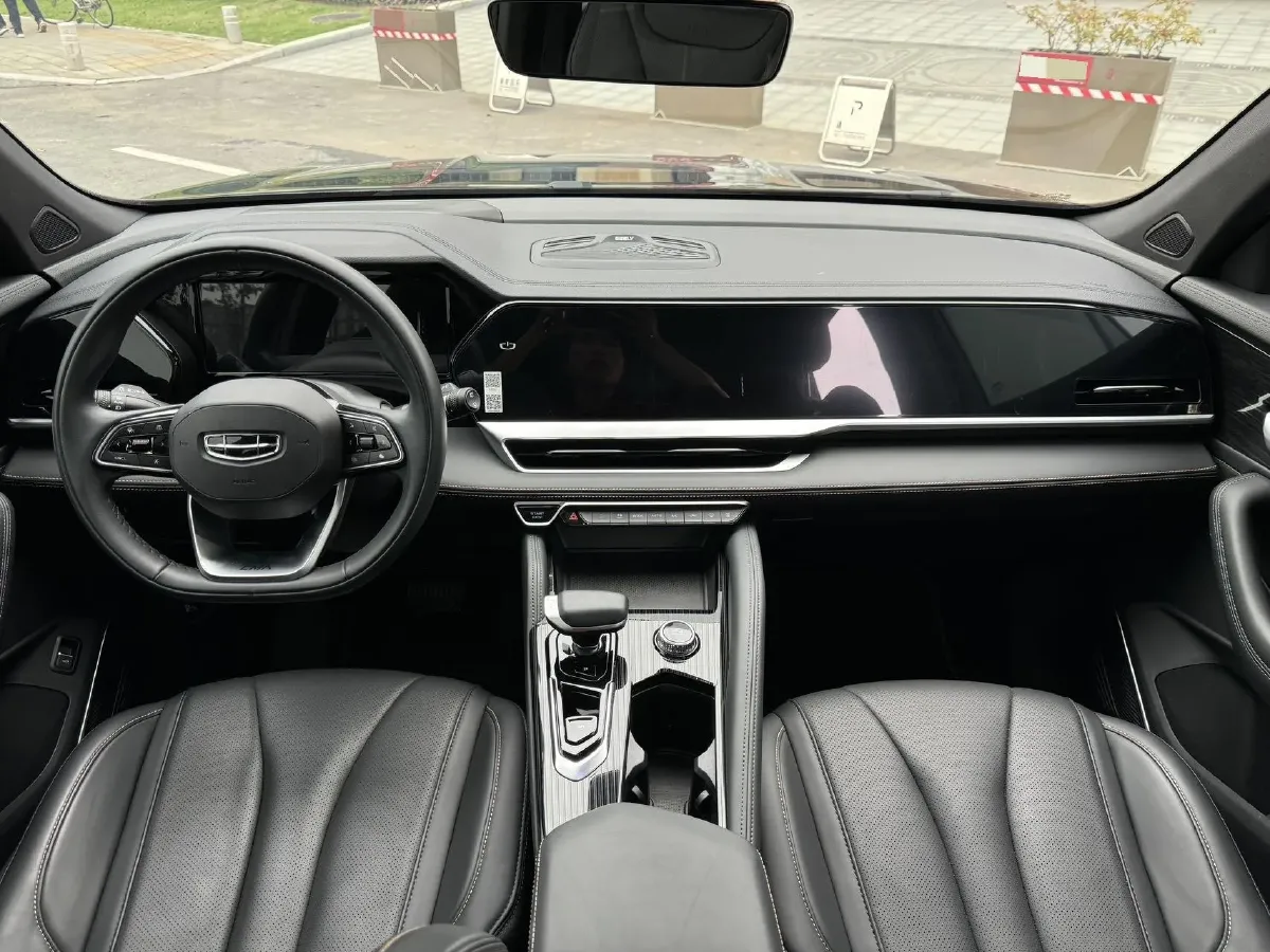 2024 Geely Monjaro 2.0T 218HP L4 7DCT,autocango,china used car exporter,china ev exporter,chinese used car exporter,chinese used ev exporter