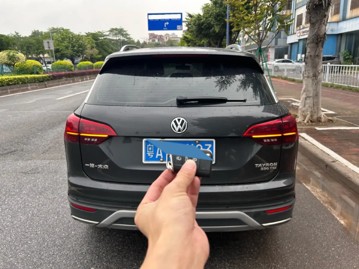 2019 Jeep Cherokee 2.0T 234HP L4 9AT,autocango,china used car exporter,china ev exporter,chinese used car exporter,chinese used ev exporter