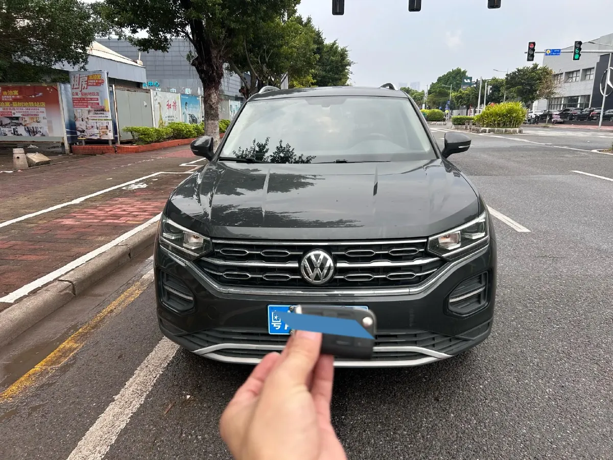 2019 Jeep Cherokee 2.0T 234HP L4 9AT,autocango,china used car exporter,china ev exporter,chinese used car exporter,chinese used ev exporter