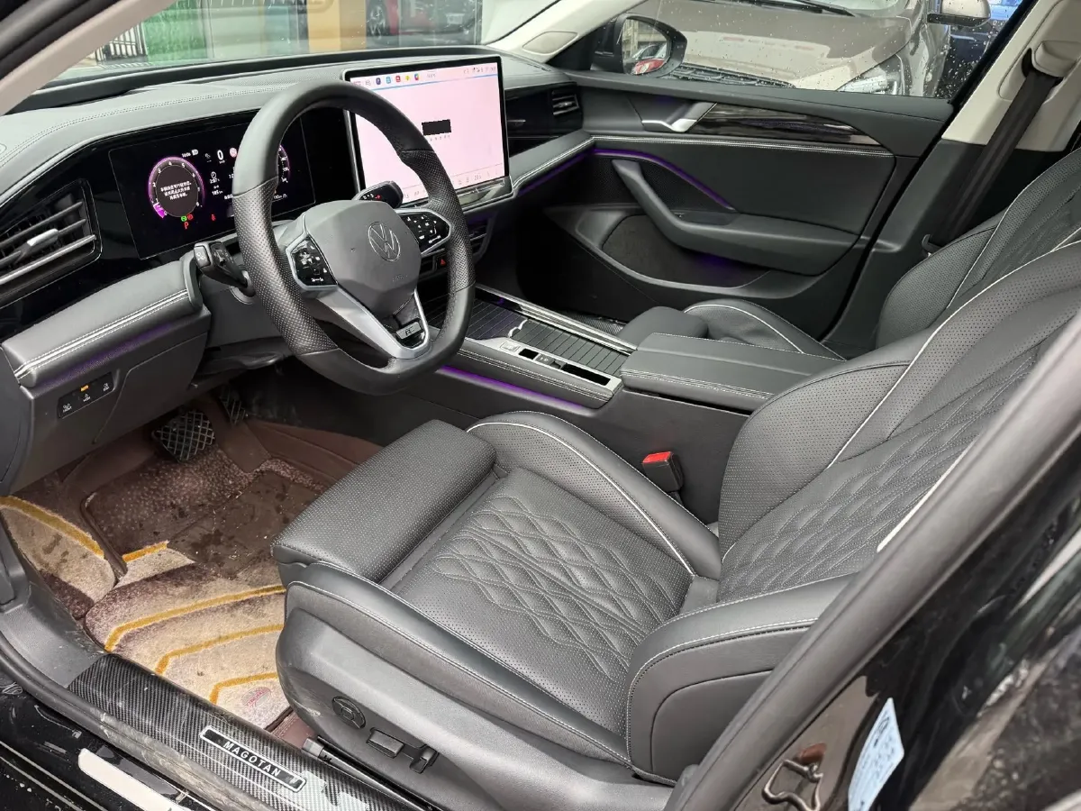 2024 Volkswagen Magotan 2.0T 220HP L4 7DCT,autocango,china used car exporter,china ev exporter,chinese used car exporter,chinese used ev exporter