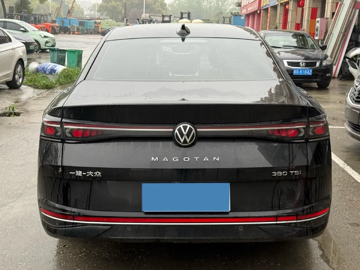 2024 Volkswagen Magotan 2.0T 220HP L4 7DCT,autocango,china used car exporter,china ev exporter,chinese used car exporter,chinese used ev exporter