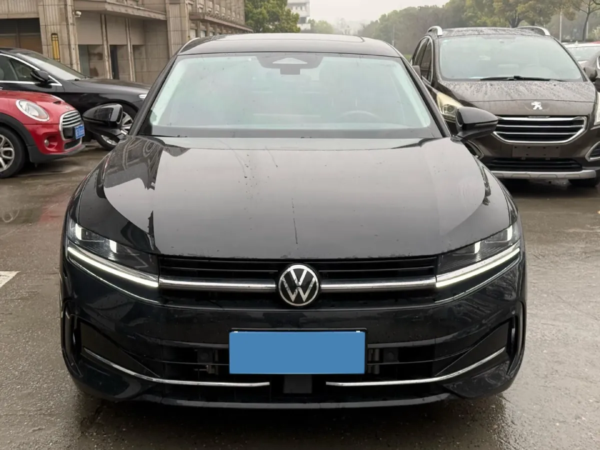 2024 Volkswagen Magotan 2.0T 220HP L4 7DCT,autocango,china used car exporter,china ev exporter,chinese used car exporter,chinese used ev exporter