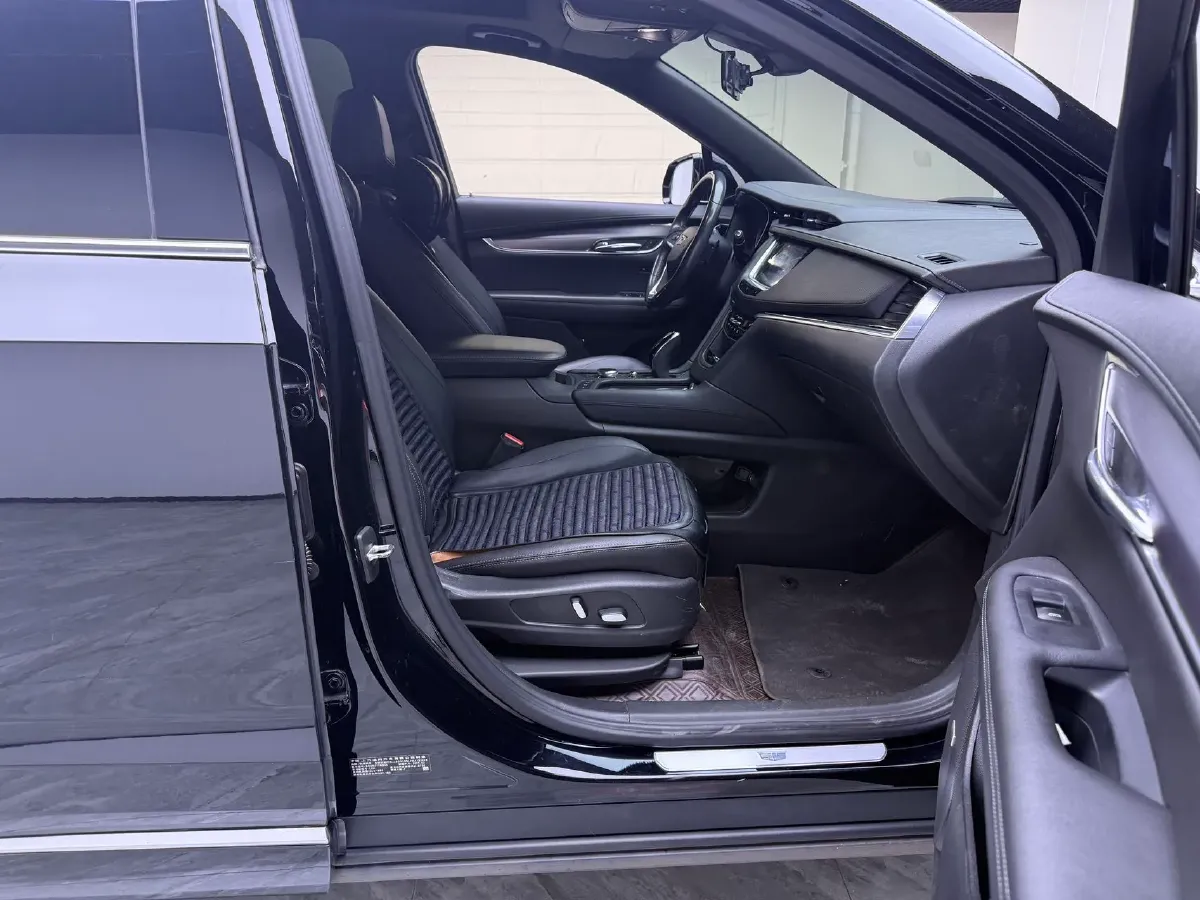 2022 Cadillac XT6 2.0T 237HP L4 9AT,autocango,china used car exporter,china ev exporter,chinese used car exporter,chinese used ev exporter