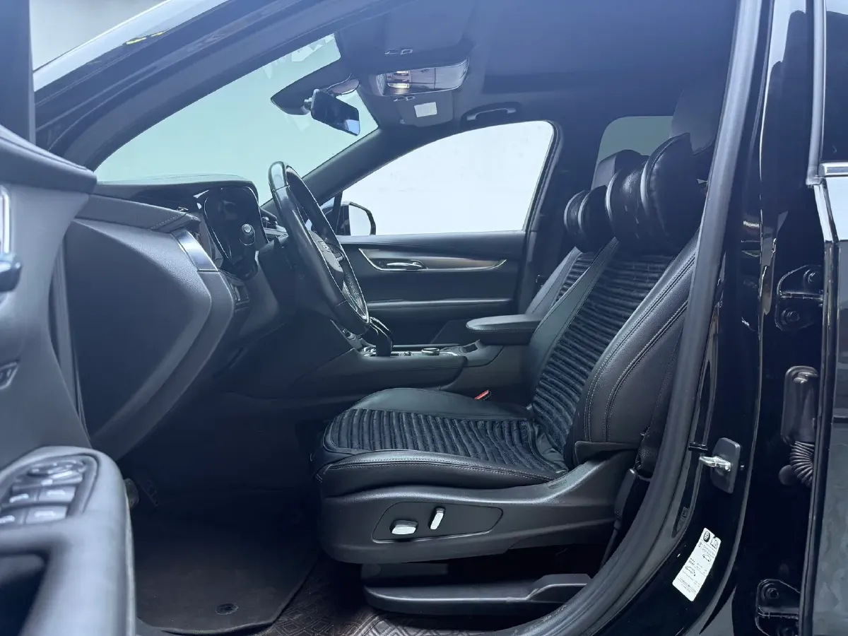 2022 Cadillac XT6 2.0T 237HP L4 9AT,autocango,china used car exporter,china ev exporter,chinese used car exporter,chinese used ev exporter