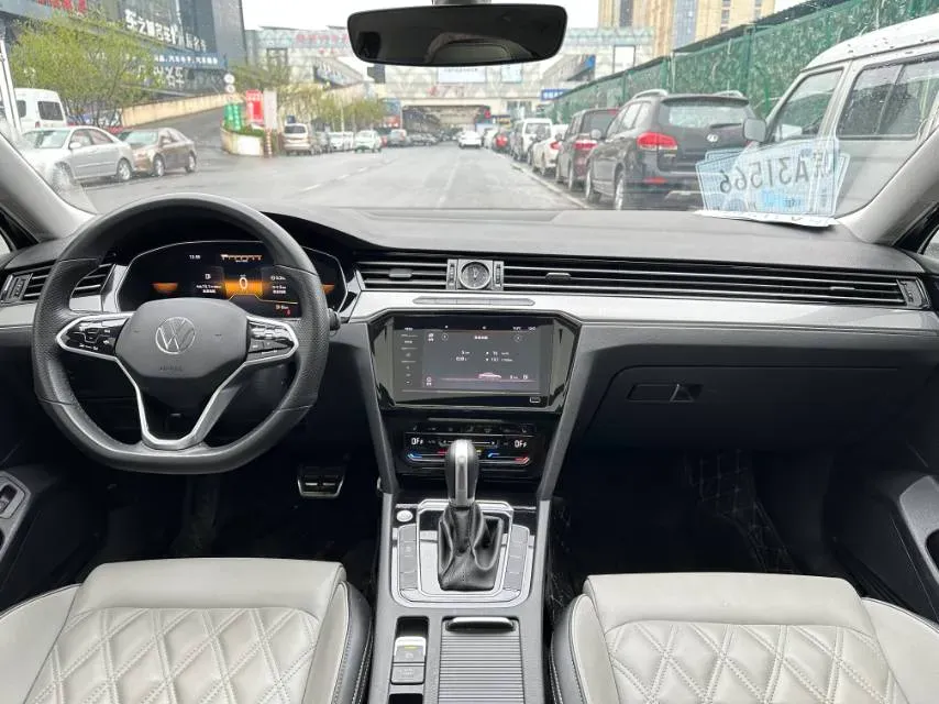 2023 Volkswagen Magotan 2.0T 186HP L4 7DCT,autocango,china used car exporter,china ev exporter,chinese used car exporter,chinese used ev exporter