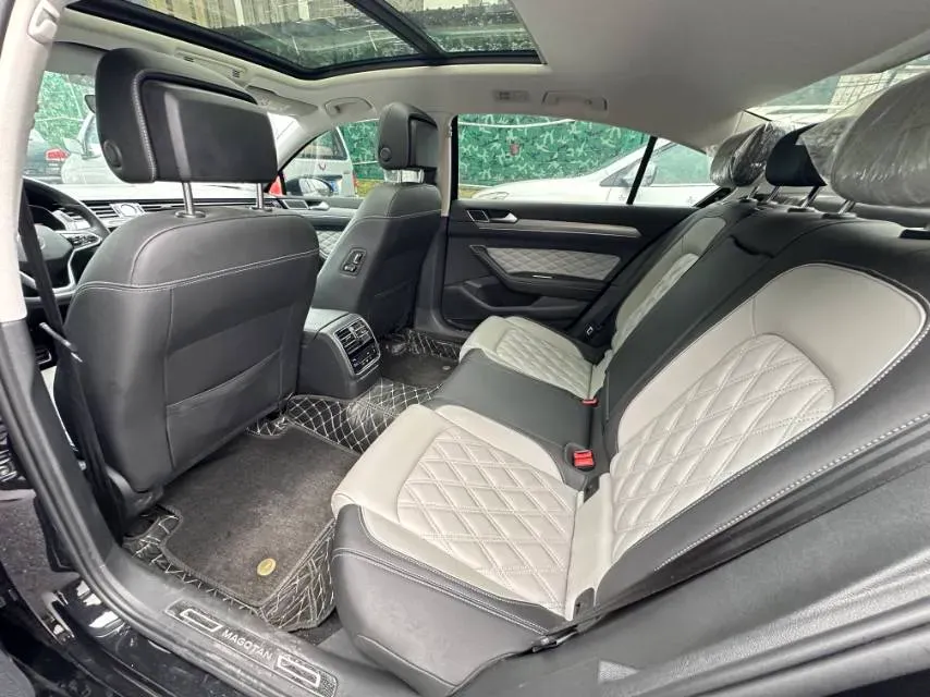 2023 Volkswagen Magotan 2.0T 186HP L4 7DCT,autocango,china used car exporter,china ev exporter,chinese used car exporter,chinese used ev exporter