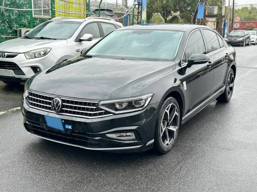 2023 Volkswagen Magotan 2.0T 186HP L4 7DCT,autocango,china used car exporter,china ev exporter,chinese used car exporter,chinese used ev exporter