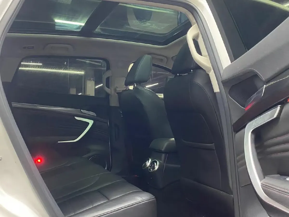 2017 WEY VV7 2.0T 234HP L4 7DCT,autocango,china used car exporter,china ev exporter,chinese used car exporter,chinese used ev exporter