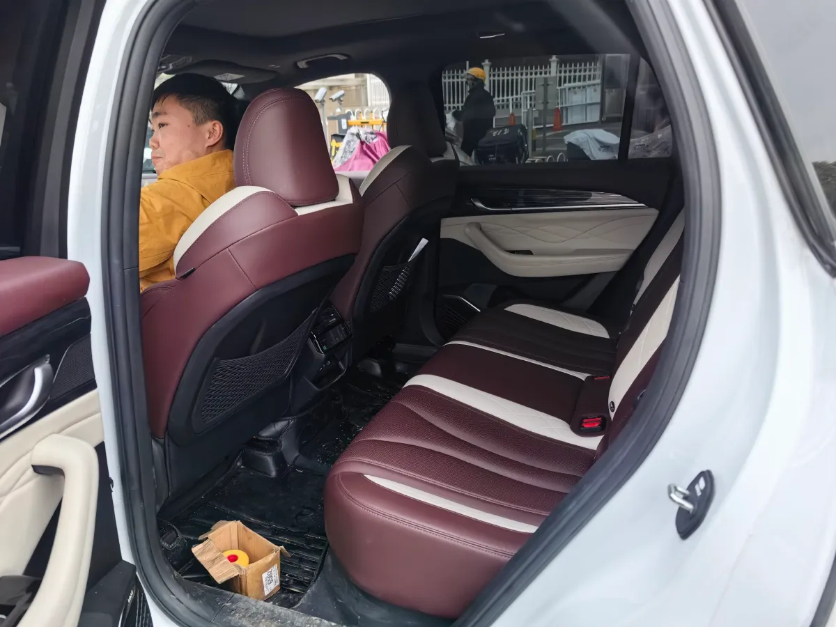 2021 Geely Monjaro 2.0T 218HP L4 7DCT,autocango,china used car exporter,china ev exporter,chinese used car exporter,chinese used ev exporter