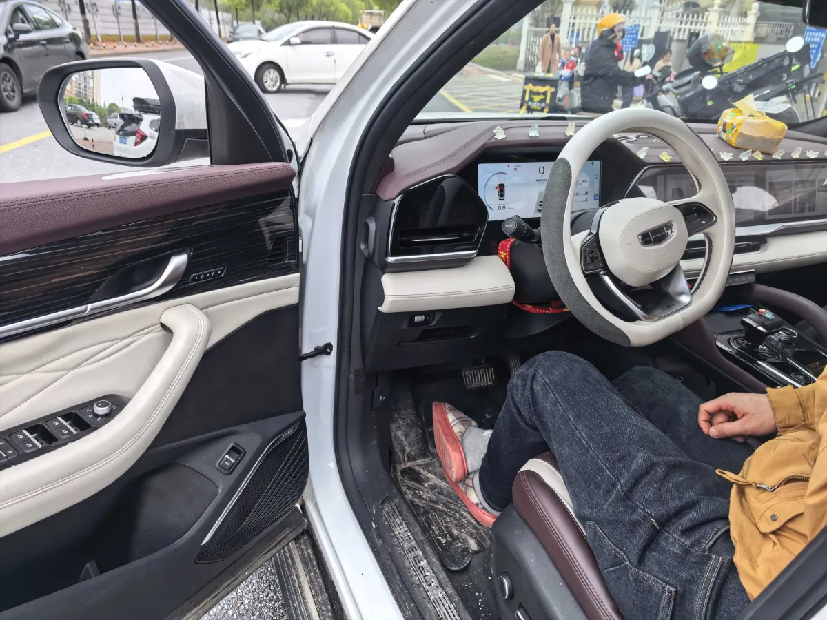 2021 Geely Monjaro 2.0T 218HP L4 7DCT,autocango,china used car exporter,china ev exporter,chinese used car exporter,chinese used ev exporter