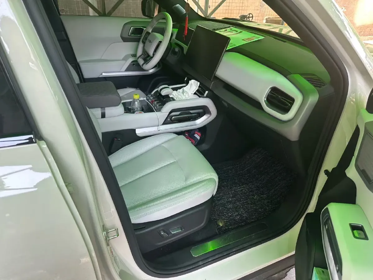 2025 FangChengBao Tai 3 BEV,autocango,china used car exporter,china ev exporter,chinese used car exporter,chinese used ev exporter