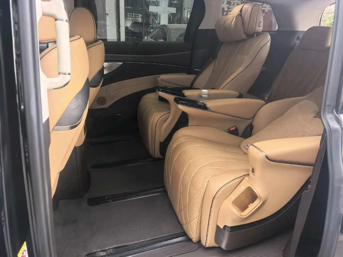 2024 Denza D9 1.5T 139HP L4 E-CVT PHEV 40KWH,autocango,china used car exporter,china ev exporter,chinese used car exporter,chinese used ev exporter