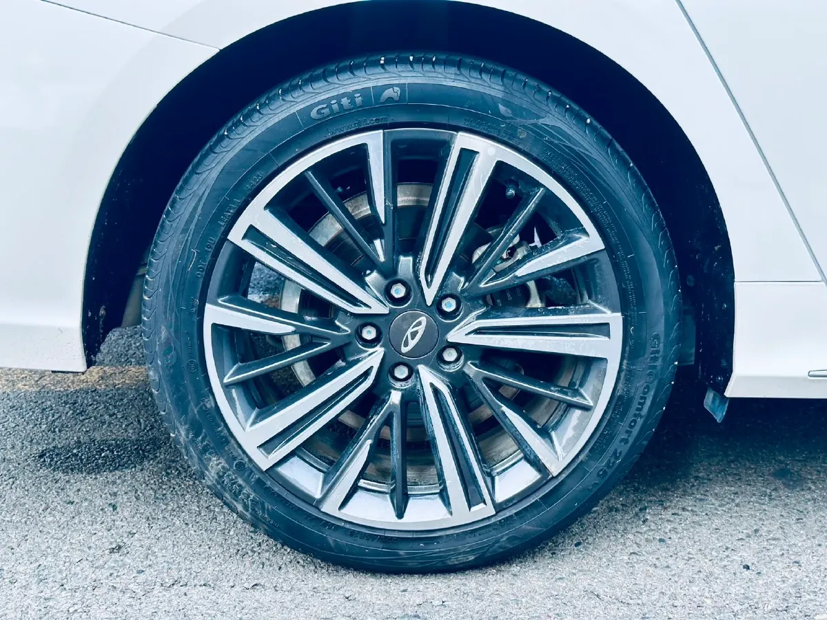 2022 Chery Arrizo 8 1.6T 197HP L4 7DCT,autocango,china used car exporter,china ev exporter,chinese used car exporter,chinese used ev exporter