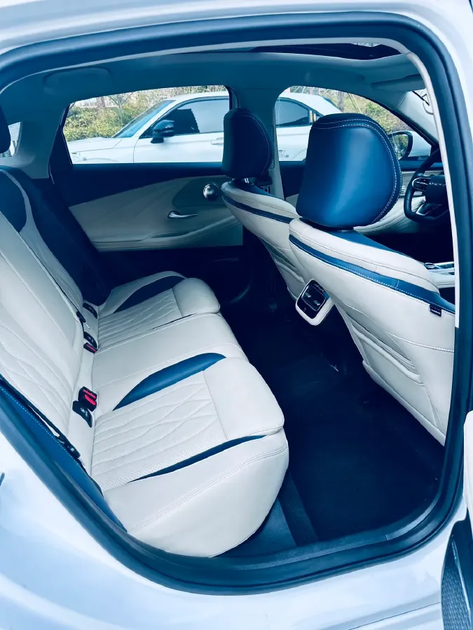 2022 Chery Arrizo 8 1.6T 197HP L4 7DCT,autocango,china used car exporter,china ev exporter,chinese used car exporter,chinese used ev exporter