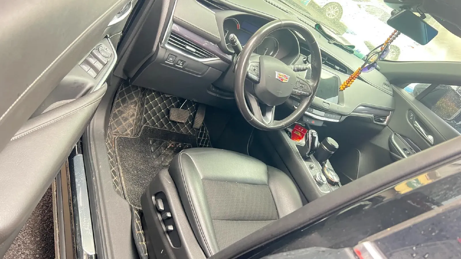 2021 Cadillac XT4 2.0T 237HP L4 9AT,autocango,china used car exporter,china ev exporter,chinese used car exporter,chinese used ev exporter