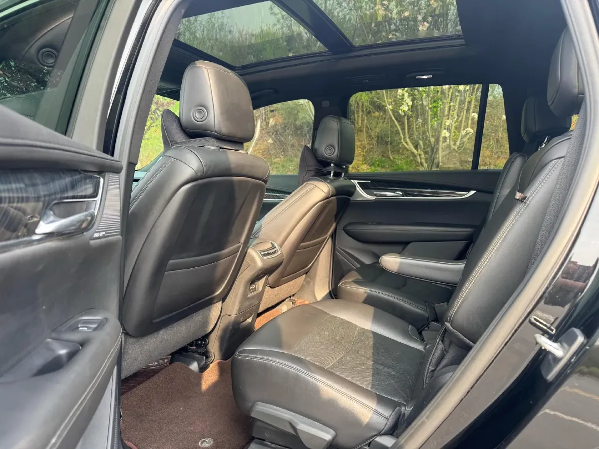 2022 Cadillac XT6 2.0T 237HP L4 9AT,autocango,china used car exporter,china ev exporter,chinese used car exporter,chinese used ev exporter