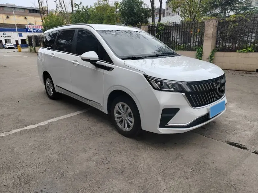 2022 WuLing JiaChen 1.5T 147HP L4 6MT,autocango,china used car exporter,china ev exporter,chinese used car exporter,chinese used ev exporter