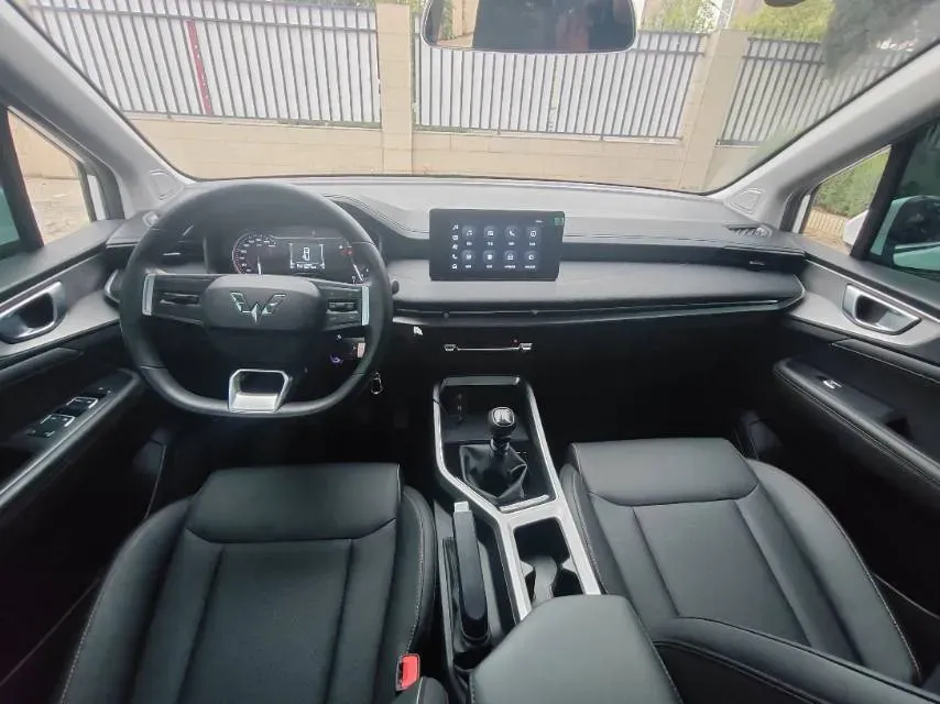 2022 WuLing JiaChen 1.5T 147HP L4 6MT,autocango,china used car exporter,china ev exporter,chinese used car exporter,chinese used ev exporter