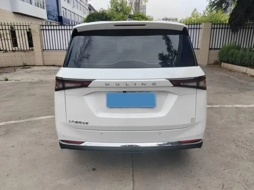 2022 WuLing JiaChen 1.5T 147HP L4 6MT,autocango,china used car exporter,china ev exporter,chinese used car exporter,chinese used ev exporter