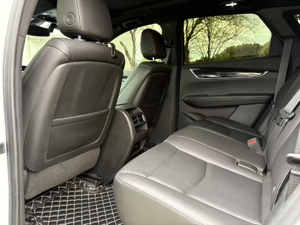 2022 Cadillac XT5 2.0T 237HP L4 9AT,autocango,china used car exporter,china ev exporter,chinese used car exporter,chinese used ev exporter