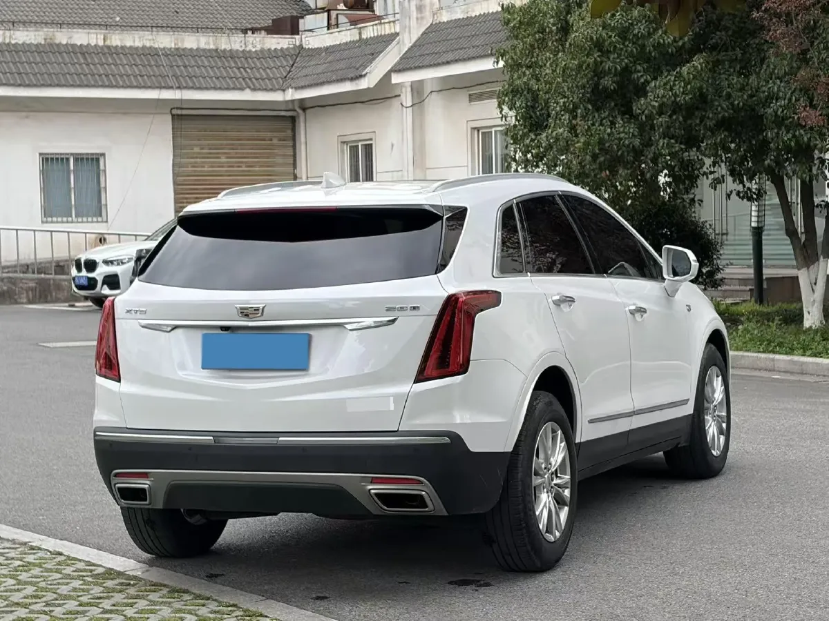 2022 Cadillac XT5 2.0T 237HP L4 9AT,autocango,china used car exporter,china ev exporter,chinese used car exporter,chinese used ev exporter