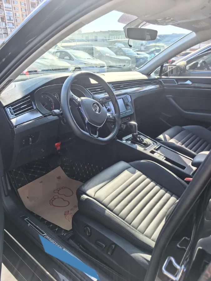 2018 Volkswagen Magotan 2.0T 220HP L4 7DCT,autocango,china used car exporter,china ev exporter,chinese used car exporter,chinese used ev exporter