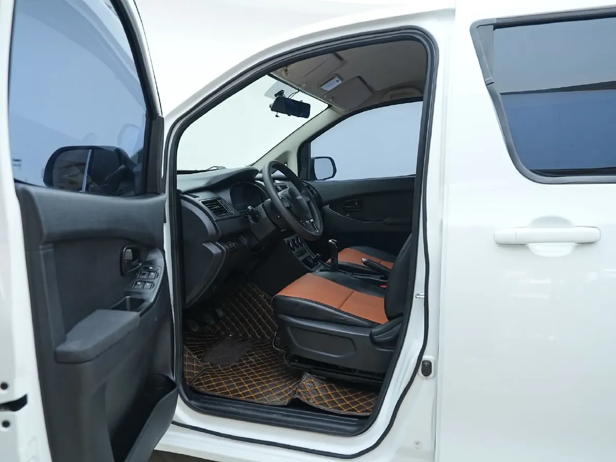 2020 Yema SiPaiKa 1.5L 109HP L4 5MT,autocango,china used car exporter,china ev exporter,chinese used car exporter,chinese used ev exporter