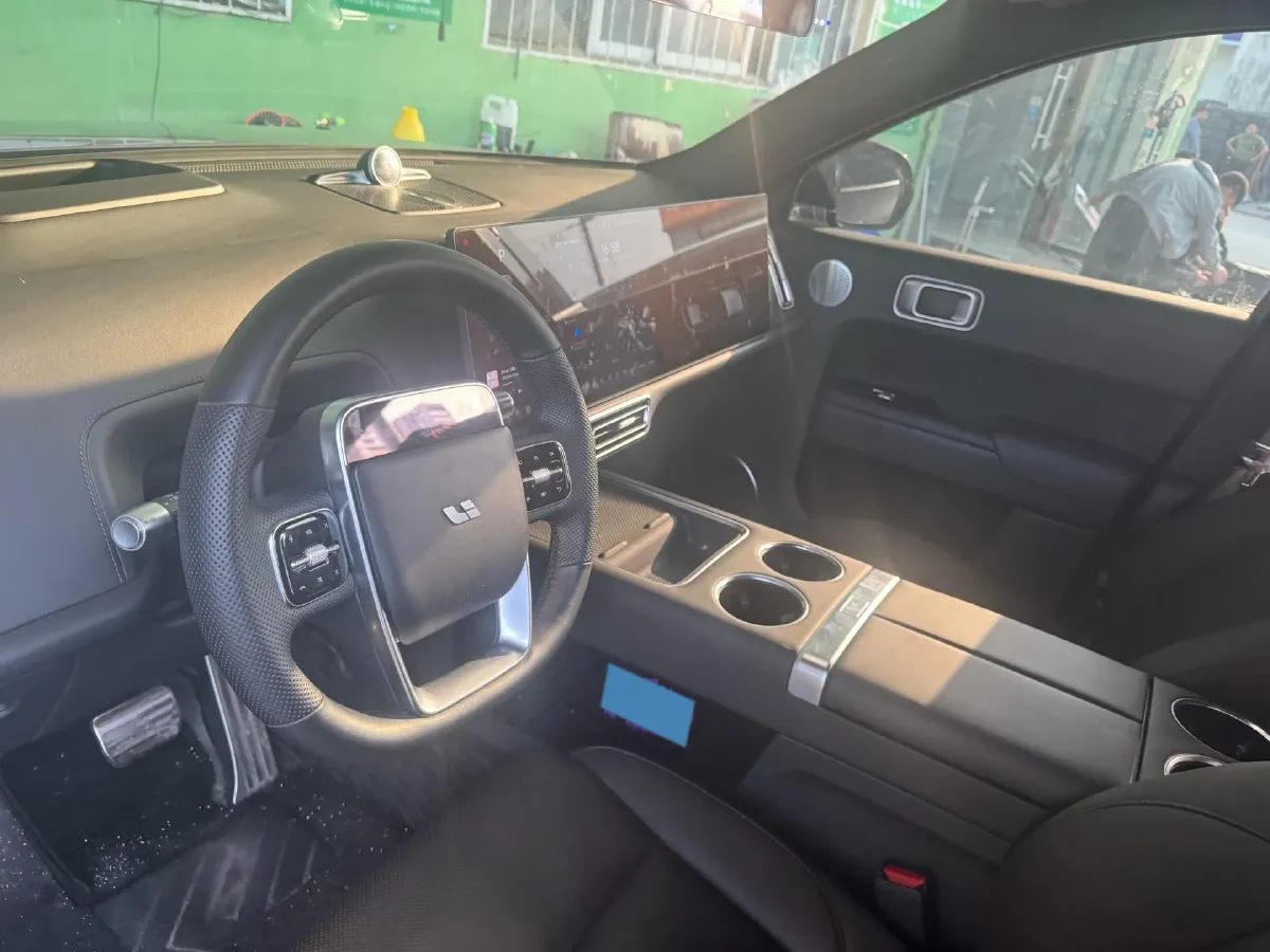 2023 Li L8 Range Extended 154HP REEV 40.9KWH,autocango,china used car exporter,china ev exporter,chinese used car exporter,chinese used ev exporter