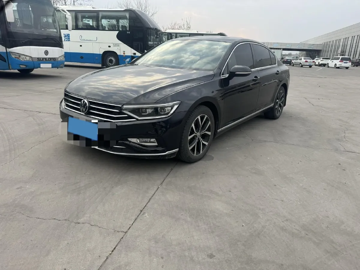 2020 Volkswagen Magotan 2.0T 186HP L4 7DCT,autocango,china used car exporter,china ev exporter,chinese used car exporter,chinese used ev exporter