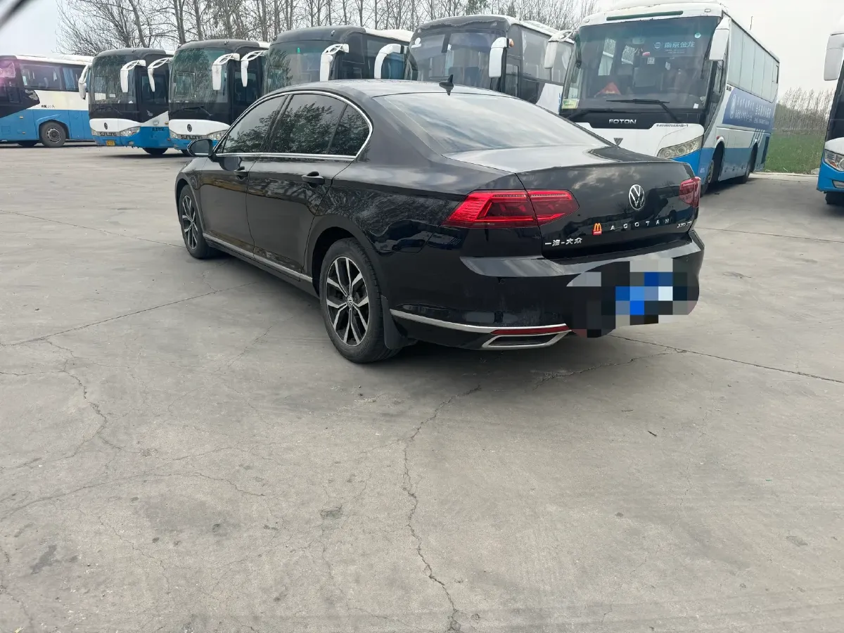 2020 Volkswagen Magotan 2.0T 186HP L4 7DCT,autocango,china used car exporter,china ev exporter,chinese used car exporter,chinese used ev exporter