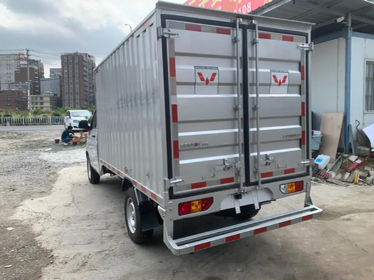 2023 WuLing RongGuang New Truck 1.5L 102HP L4 5MT,autocango,china used car exporter,china ev exporter,chinese used car exporter,chinese used ev exporter