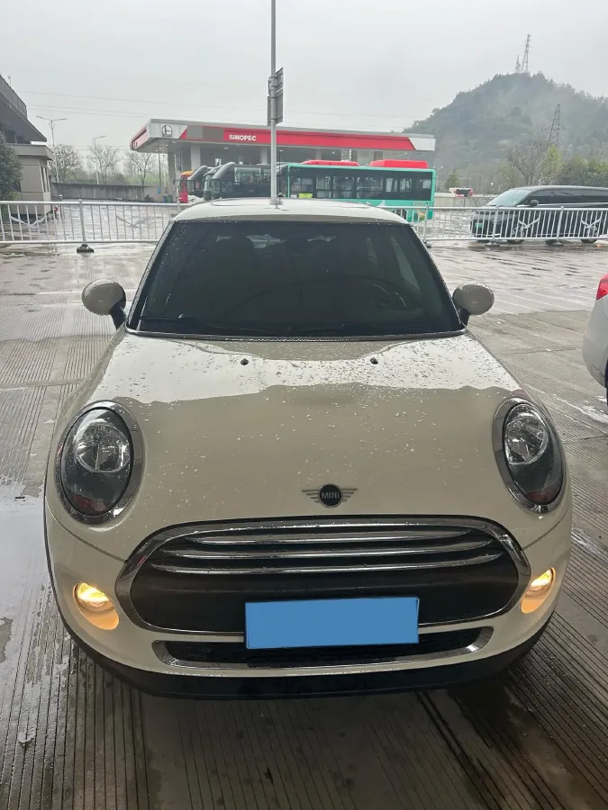 2019 MINI MINI 1.5T 102HP L3 7DCT,autocango,china used car exporter,china ev exporter,chinese used car exporter,chinese used ev exporter