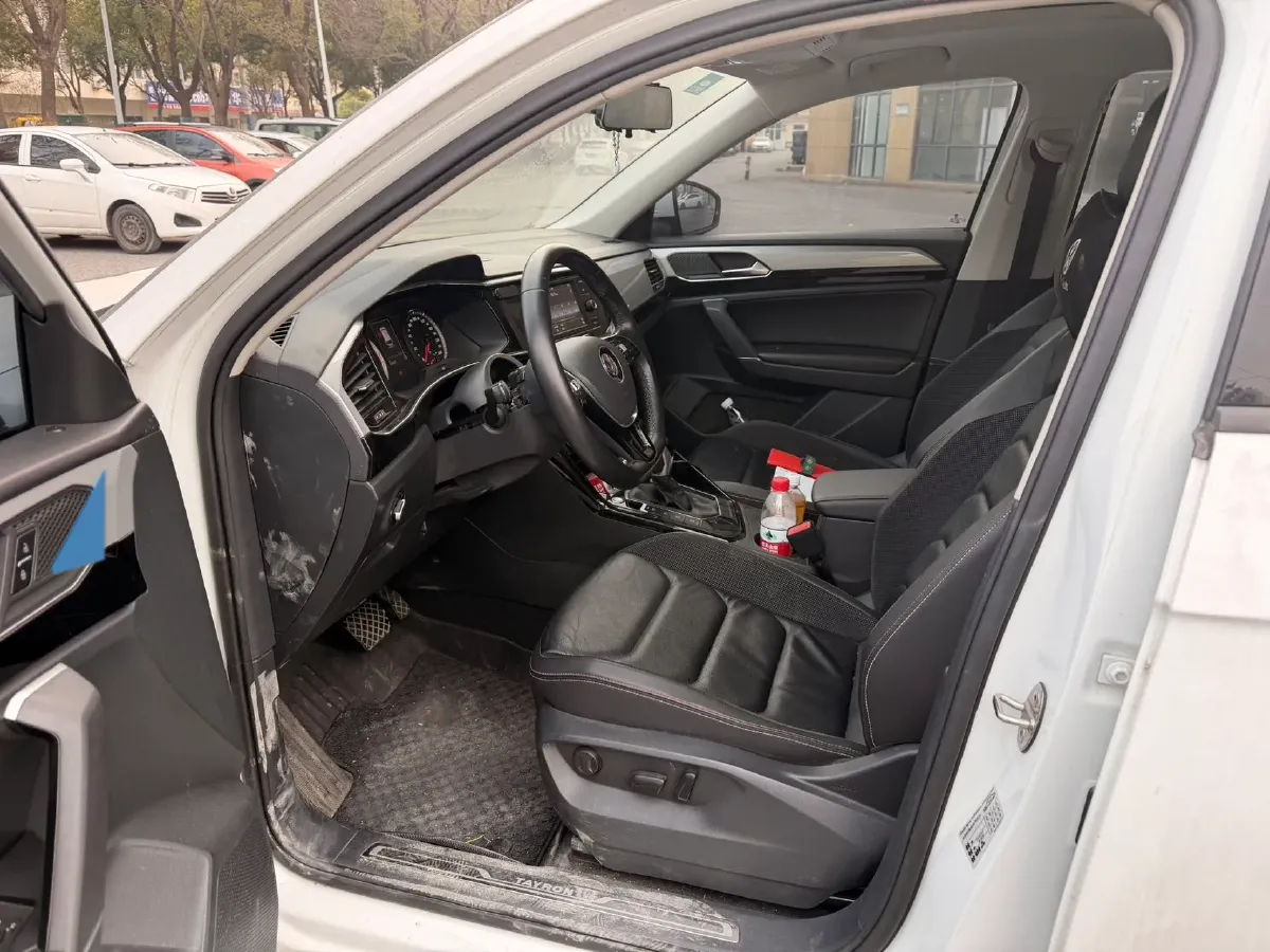 2019 Jeep Cherokee 2.0T 234HP L4 9AT,autocango,china used car exporter,china ev exporter,chinese used car exporter,chinese used ev exporter