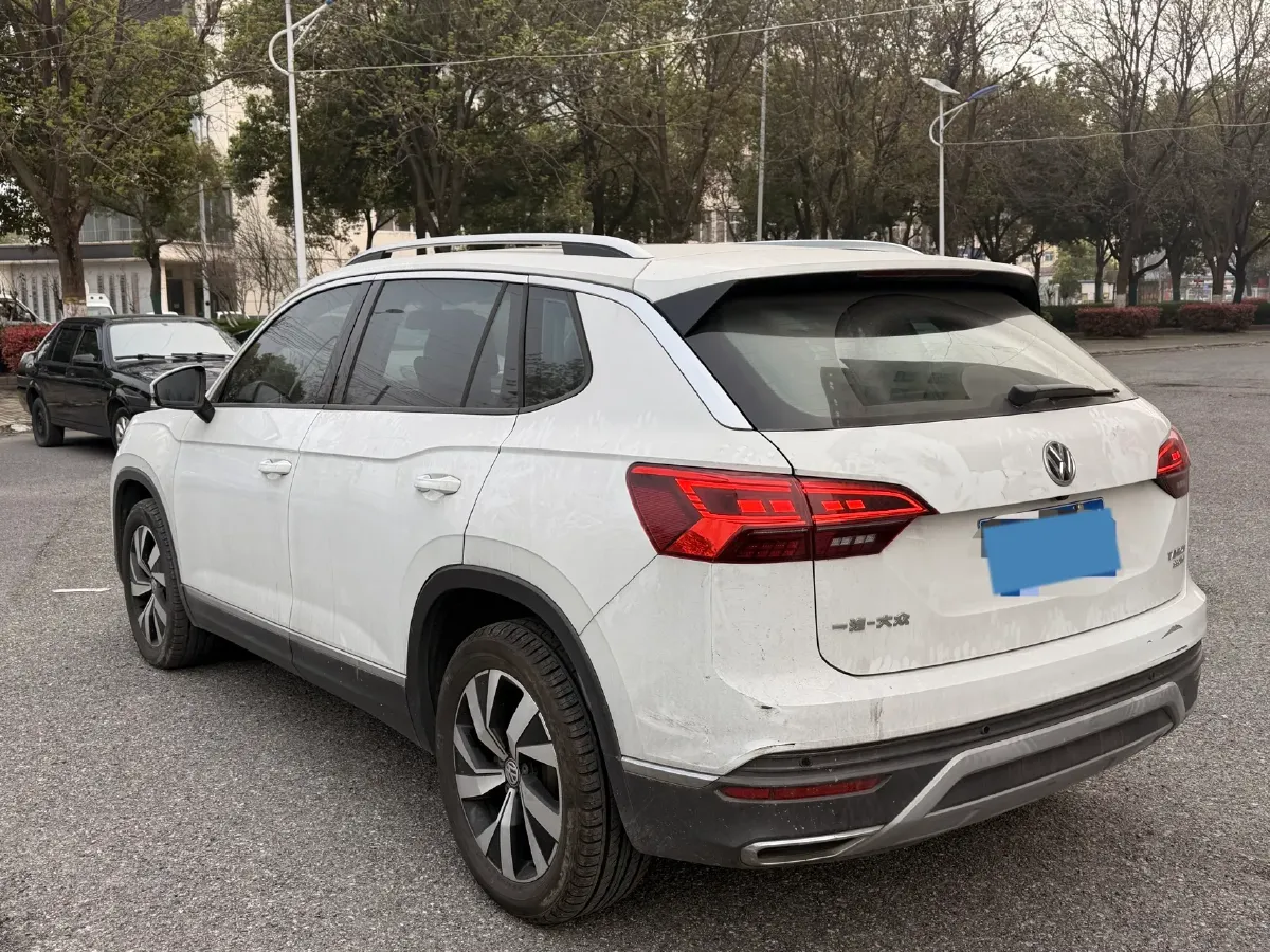 2019 Jeep Cherokee 2.0T 234HP L4 9AT,autocango,china used car exporter,china ev exporter,chinese used car exporter,chinese used ev exporter