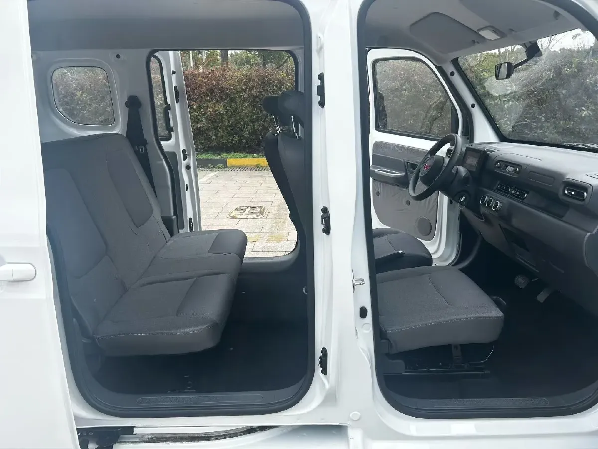 2025 WuLing ZhiGuang BEV 17.7KWH,autocango,china used car exporter,china ev exporter,chinese used car exporter,chinese used ev exporter