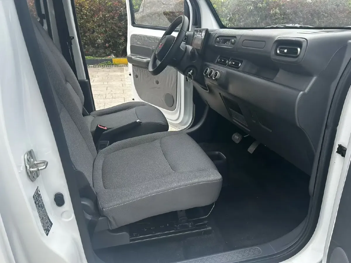 2025 WuLing ZhiGuang BEV 17.7KWH,autocango,china used car exporter,china ev exporter,chinese used car exporter,chinese used ev exporter