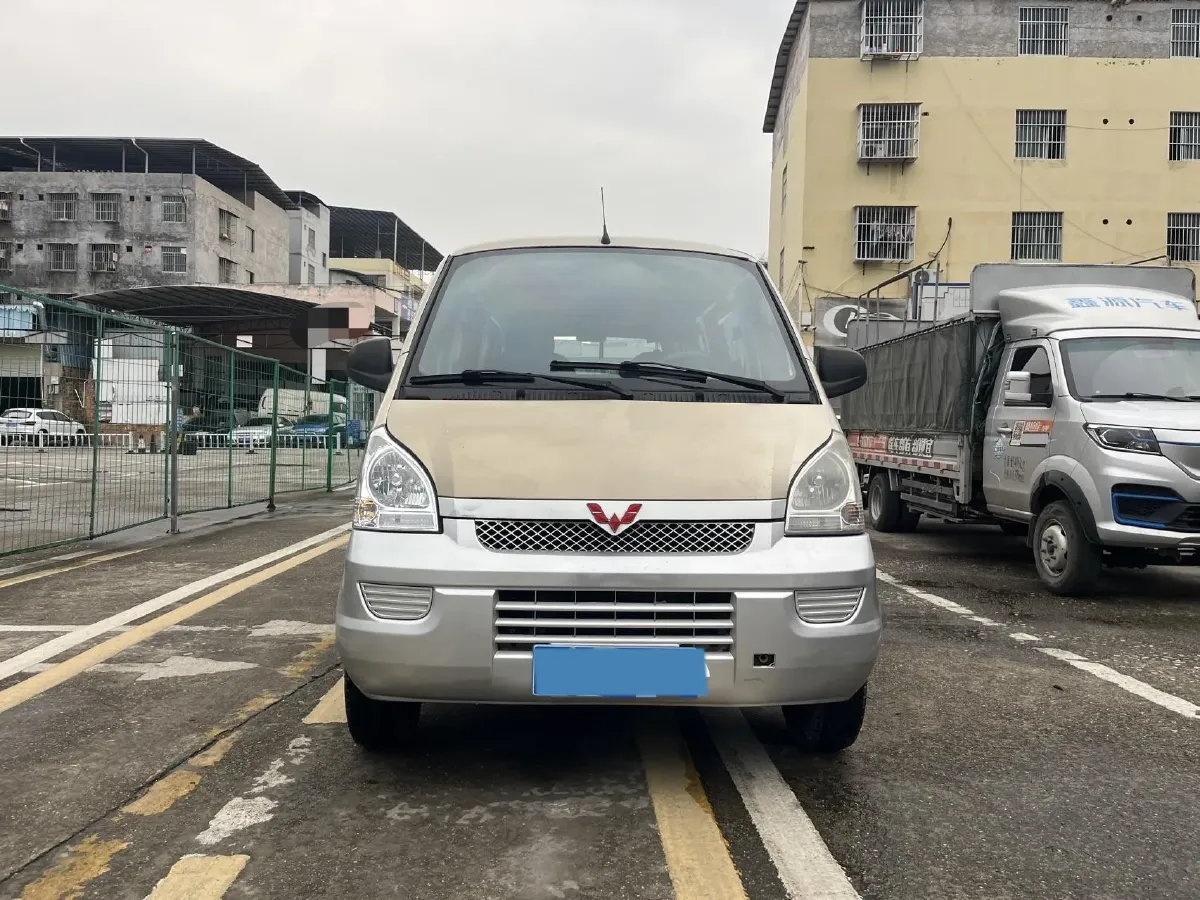 2019 WuLing RongGuang 1.5L 107HP L4 5MT,autocango,china used car exporter,china ev exporter,chinese used car exporter,chinese used ev exporter