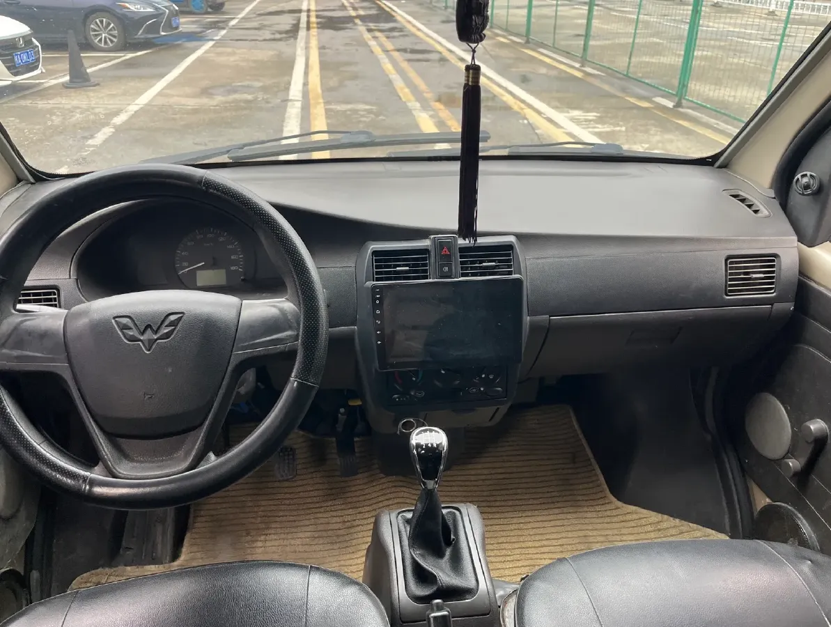 2019 WuLing RongGuang 1.5L 107HP L4 5MT,autocango,china used car exporter,china ev exporter,chinese used car exporter,chinese used ev exporter