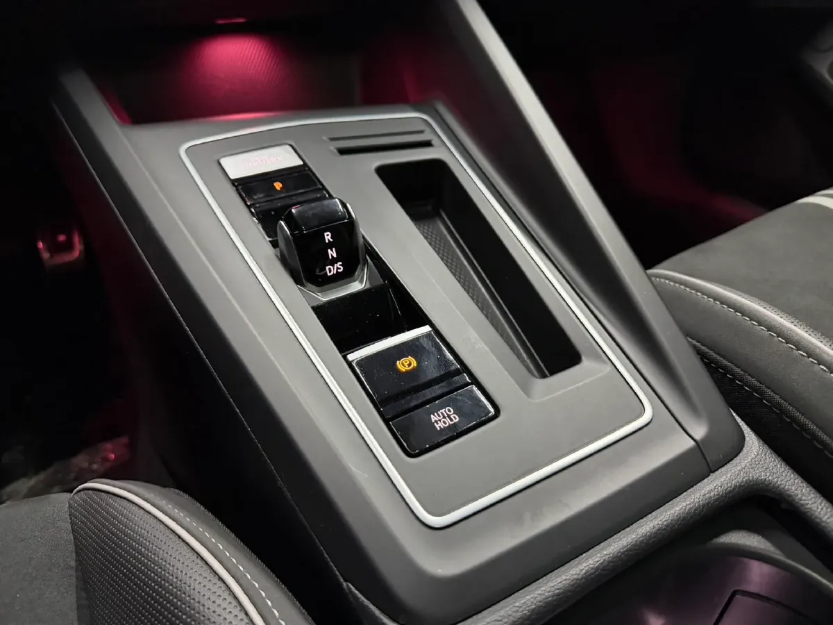 2021 Volkswagen Golf 1.4T 150HP L4 7DCT,autocango,china used car exporter,china ev exporter,chinese used car exporter,chinese used ev exporter