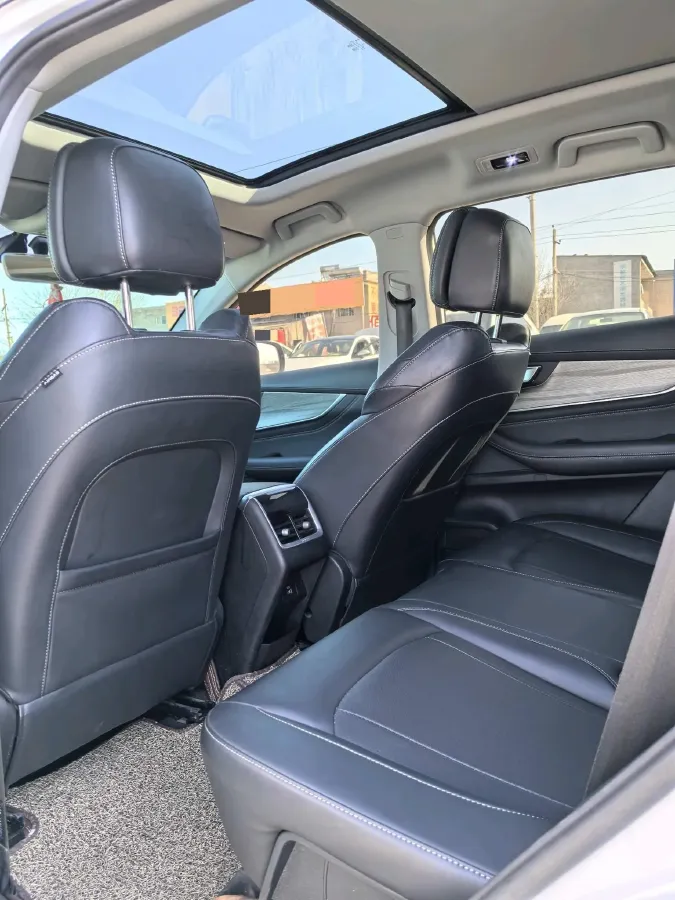 2022 Chery Tiggo 8 Plus 1.6T 197HP L4 7DCT,autocango,china used car exporter,china ev exporter,chinese used car exporter,chinese used ev exporter